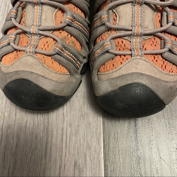 KEEN Women's Targhee Waterproof Hiking Shoe - Picture 9 of 12